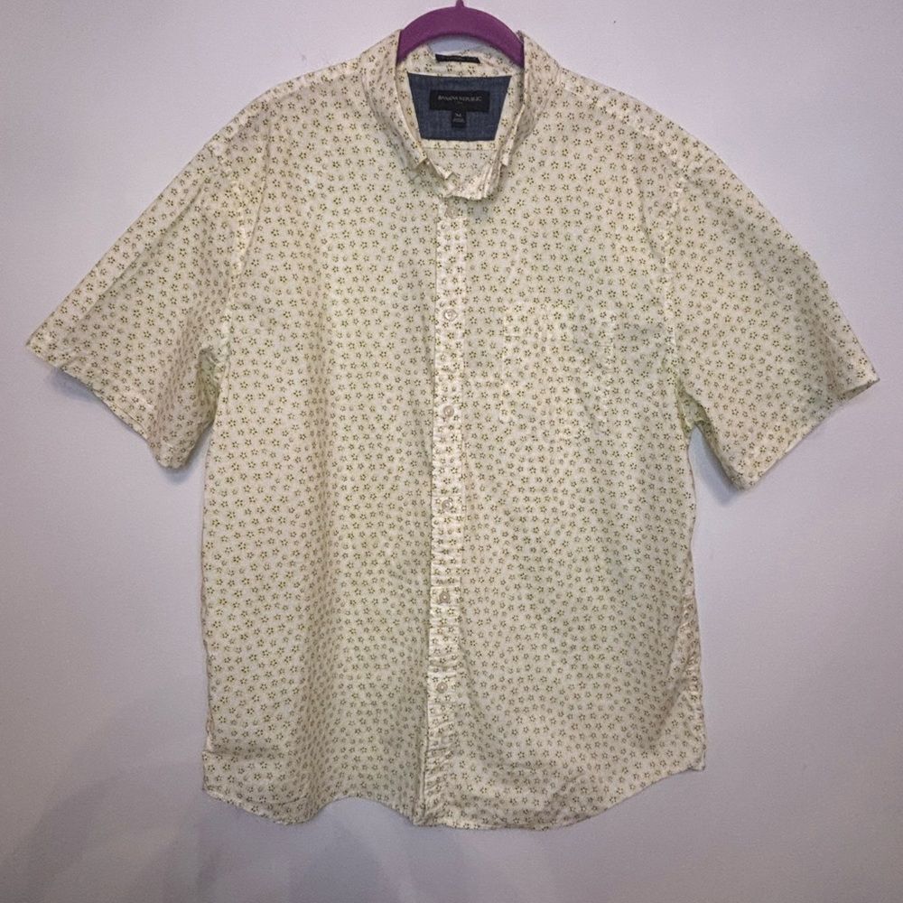 Banana Republic EUC white/yellow floral short sleeve button down shirt Size XL